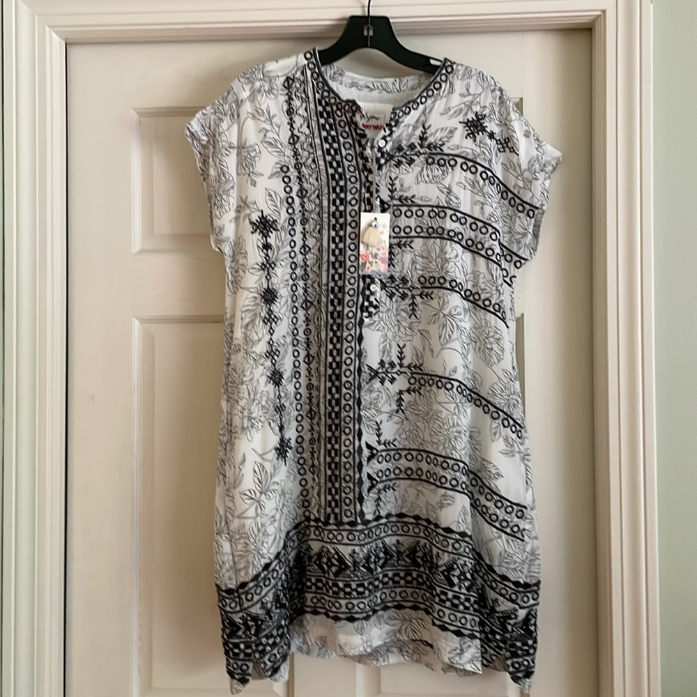 Biya Johnny Was Kanchan Dress, white and black silk, lined, NWT, pockets